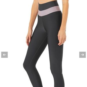 Alo Yoga workout leggings